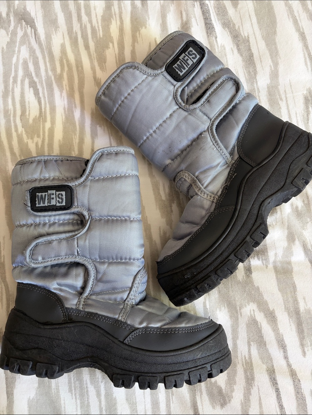 EUC Kids Gray Snow Boots